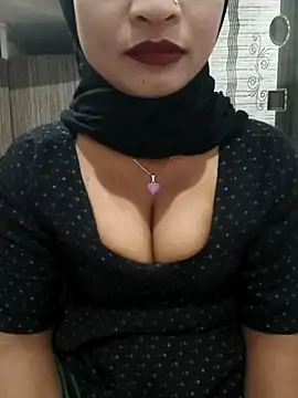 Snapshot of Itz_Mayra_ chatting on December 2025 09:07:01 AM Itz Mayra online show from December 2025 09:07:01 AM