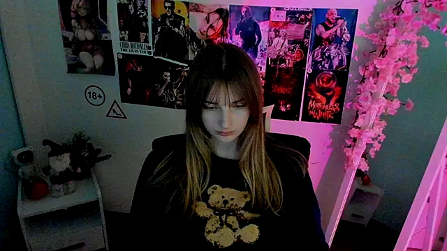 NeyliDream online show from December 2025 01:28:01 PM