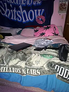 shortywidaphatty online show from December 2025 01:48:01 PM