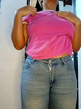 Snapshot of girlpee chatting on November 2025 06:18:01 PM girlpee online show from November 2025 06:18:01 PM