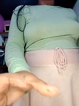 Snapshot of girlpee chatting on December 2025 06:47:02 PM girlpee online show from December 2025 06:47:02 PM