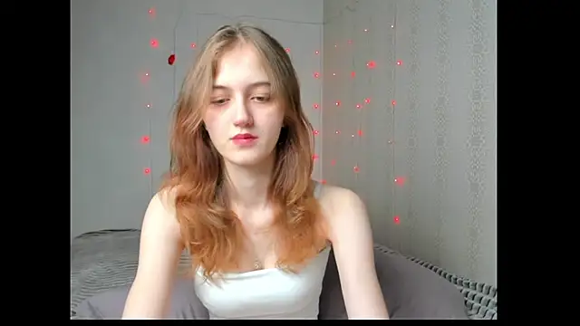 Snapshot of dreamy_pollyyy chatting on May 2026 07:45:02 PM dreamy pollyyy online show from May 2026 07:45:02 PM