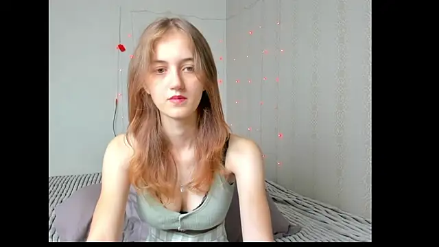 Snapshot of dreamy_pollyyy chatting on June 2026 05:28:01 AM dreamy pollyyy online show from June 2026 05:28:01 AM
