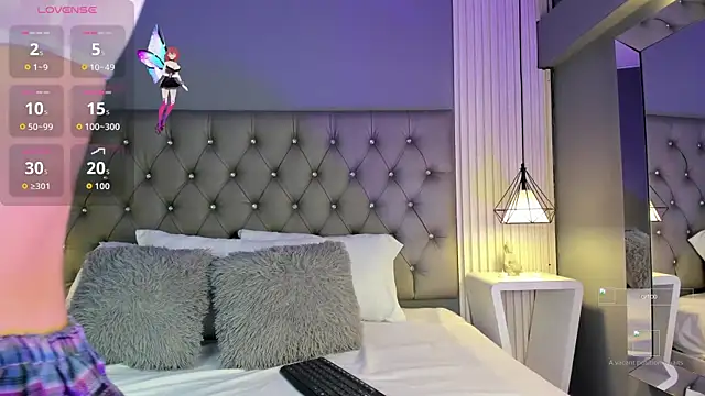 Snapshot of LunaBloomn chatting on November 2025 05:02:01 PM LunaBloomn online show from November 2025 05:02:01 PM