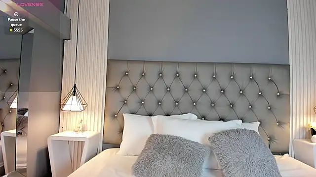 Snapshot of LunaBloomn chatting on November 2025 05:12:01 PM LunaBloomn online show from November 2025 05:12:01 PM