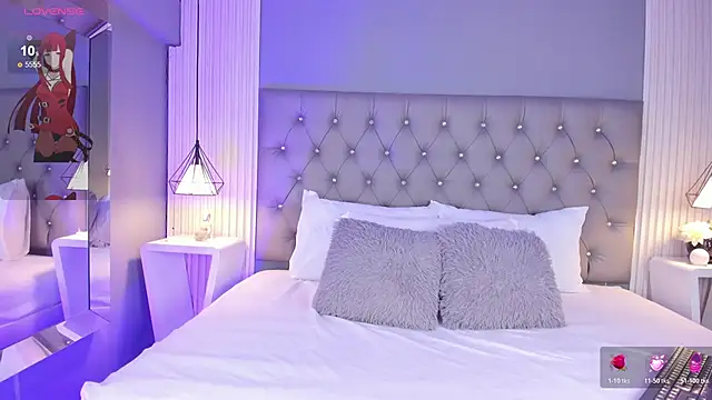 Snapshot of LunaBloomn chatting on December 2025 05:11:02 PM LunaBloomn online show from December 2025 05:11:02 PM