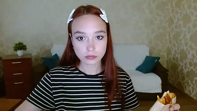 aFoxie online show from September 2025 09:08:02 AM