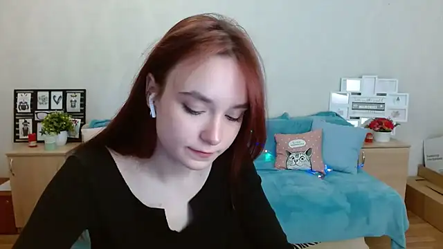 aFoxie online show from October 2025 07:58:02 PM