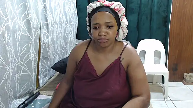 Snapshot of CandyBoobsxxxx chatting on October 2025 06:30:02 PM CandyBoobsxxxx online show from October 2025 06:30:02 PM