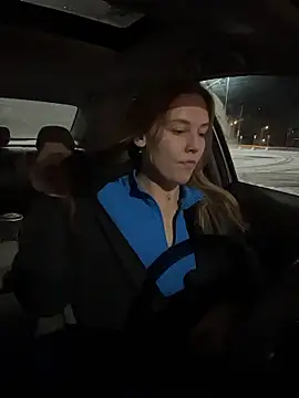 Snapshot of AllesandraLove chatting on January 2026 07:57:02 AM AllesandraLove online show from January 2026 07:57:02 AM