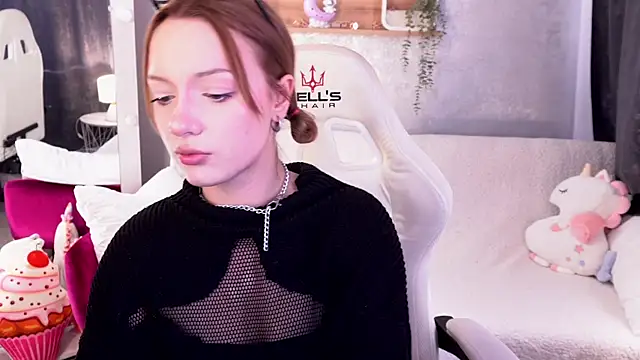 FoxyMayy online show from October 2025 01:08:02 PM