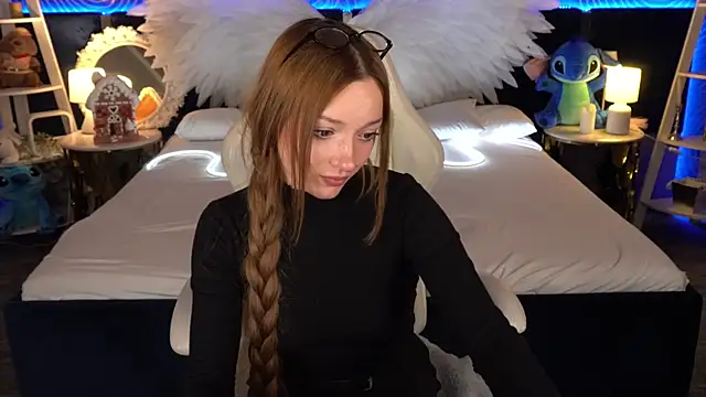 FoxyMayy online show from December 2025 01:53:01 PM