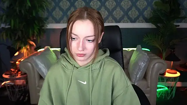 Snapshot of FoxyMayy chatting on April 2026 02:20:01 PM FoxyMayy online show from April 2026 02:20:01 PM