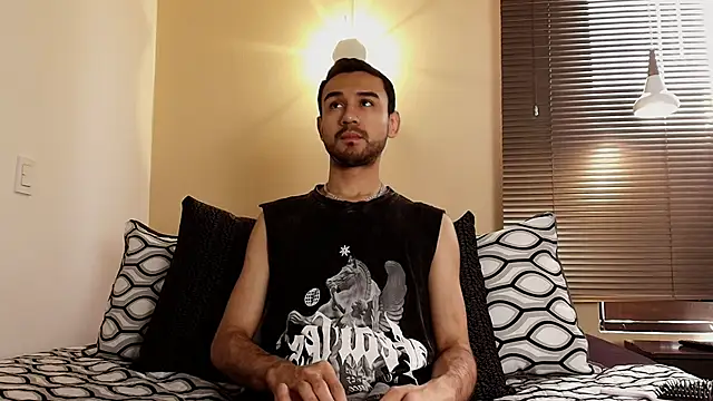 Axel Moon S online show from November 2025 02:05:01 PM