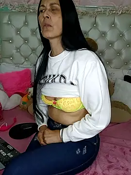 Snapshot of ZARAY_1118 chatting on January 2026 10:04:01 PM ZARAY 1118 online show from January 2026 10:04:01 PM