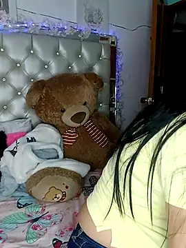 Snapshot of ZARAY_1118 chatting on February 2026 03:43:01 AM ZARAY 1118 online show from February 2026 03:43:01 AM