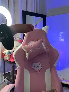 ashlynnlowe  online show from April 2026 10:59:01 PM