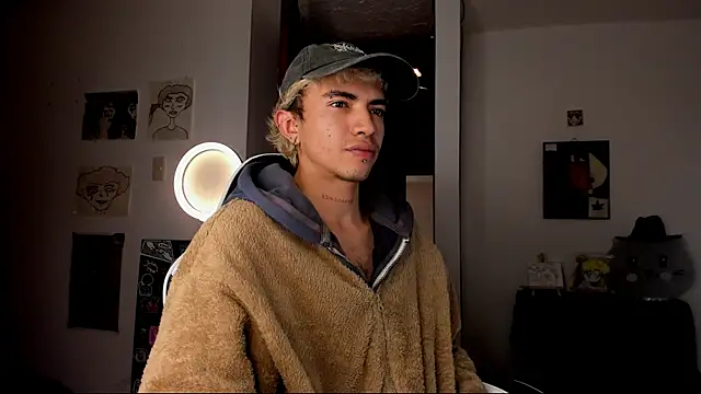 guynextdo0r online show from October 2025 09:17:02 AM