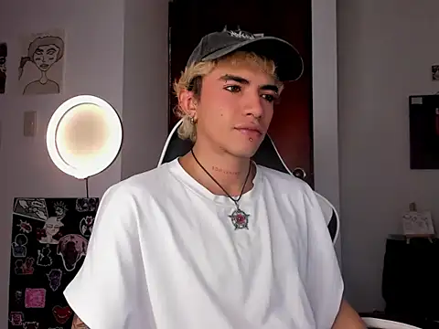 guynextdo0r online show from October 2025 07:01:01 PM