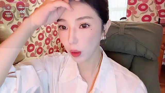 Snapshot of miss-lin chatting on November 2025 06:06:02 AM miss-lin online show from November 2025 06:06:02 AM