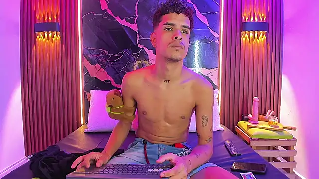 Lucky boys  X online show from November 2025 01:54:02 PM