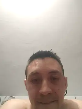 Snapshot of eslabon19 chatting on September 2025 04:06:01 AM eslabon19 online show from September 2025 04:06:01 AM