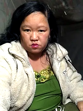 Snapshot of riso-00 chatting on December 2025 09:14:01 AM riso-00 online show from December 2025 09:14:01 AM