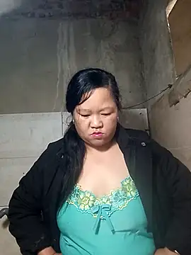 Snapshot of riso-00 chatting on December 2025 02:06:02 AM riso-00 online show from December 2025 02:06:02 AM