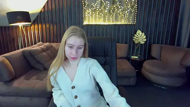 Alina Blonde online show from April 2026 05:40:01 AM