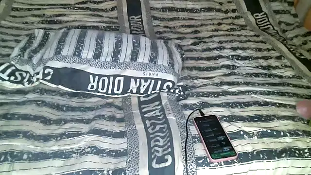 Snapshot of shleybabe chatting on October 2025 11:39:01 AM shleybabe online show from October 2025 11:39:01 AM