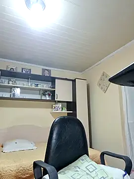 Snapshot of Soffy_Skye chatting on February 2026 06:18:02 AM Soffy Skye online show from February 2026 06:18:02 AM