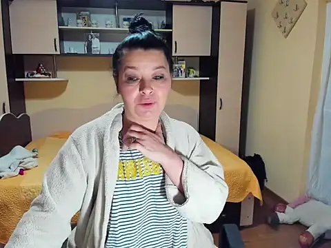 Snapshot of Soffy_Skye chatting on February 2026 05:00:02 AM Soffy Skye online show from February 2026 05:00:02 AM