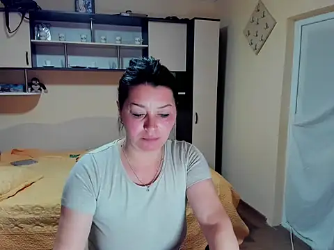 Soffy Skye online show from April 2026 05:03:02 AM