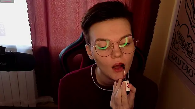 Snapshot of KrisNeal chatting on October 2025 09:07:01 AM KrisNeal online show from October 2025 09:07:01 AM