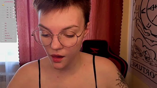 Snapshot of KrisNeal chatting on October 2025 09:41:02 AM KrisNeal online show from October 2025 09:41:02 AM