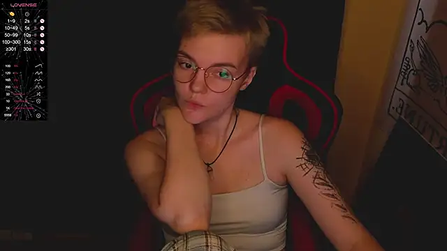 Snapshot of KrisNeal chatting on October 2025 11:01:01 AM KrisNeal online show from October 2025 11:01:01 AM