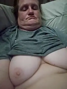 Snapshot of lindamarie_ chatting on November 2025 04:31:02 PM lindamarie online show from November 2025 04:31:02 PM