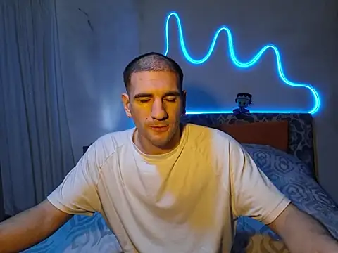 Snapshot of ObeyLust chatting on November 2025 07:03:01 AM ObeyLust online show from November 2025 07:03:01 AM