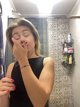 Snapshot of MartaLuna_ chatting on October 2025 09:28:01 AM MartaLuna online show from October 2025 09:28:01 AM