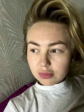 Snapshot of MartaLuna_ chatting on October 2025 07:14:02 PM MartaLuna online show from October 2025 07:14:02 PM