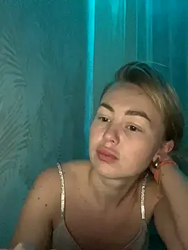 Snapshot of MartaLuna_ chatting on November 2025 07:15:02 PM MartaLuna online show from November 2025 07:15:02 PM