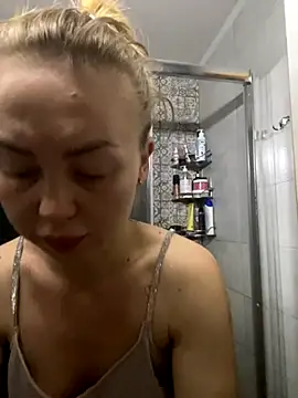 Snapshot of MartaLuna_ chatting on November 2025 07:26:01 PM MartaLuna online show from November 2025 07:26:01 PM