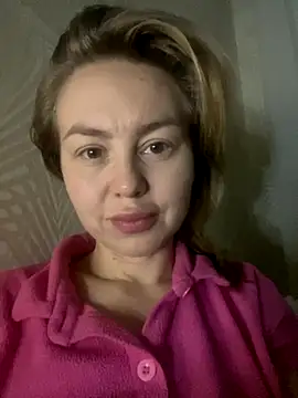 Snapshot of MartaLuna_ chatting on December 2025 08:29:01 PM MartaLuna online show from December 2025 08:29:01 PM