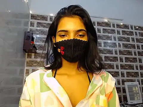 Snapshot of Sweetangle24 chatting on November 2025 10:03:01 AM Sweetangle24 online show from November 2025 10:03:01 AM