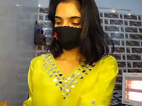 Snapshot of Sweetangle24 chatting on November 2025 08:23:02 PM Sweetangle24 online show from November 2025 08:23:02 PM