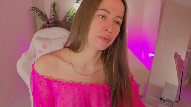 Snapshot of bella_li__ chatting on February 2026 01:32:01 AM bella li online show from February 2026 01:32:01 AM