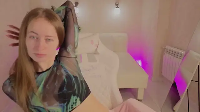 Snapshot of bella_li__ chatting on February 2026 01:53:01 AM bella li online show from February 2026 01:53:01 AM