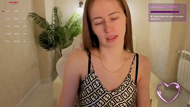 Snapshot of bella_li__ chatting on February 2026 01:21:02 AM bella li online show from February 2026 01:21:02 AM