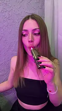 Elizabeth Tay online show from February 2026 06:06:02 PM