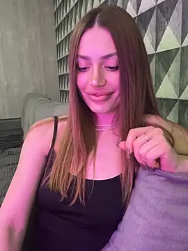 Elizabeth Tay online show from March 2026 06:35:02 PM